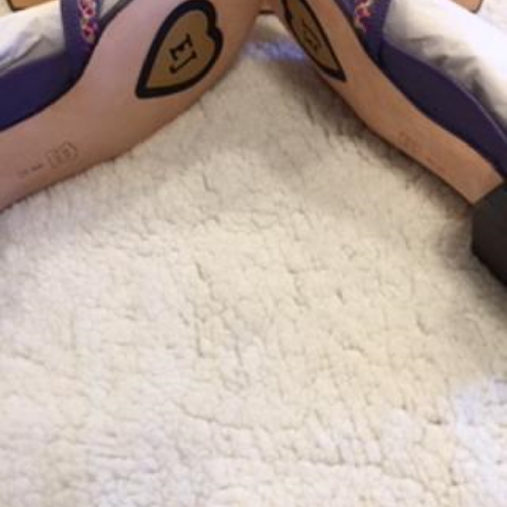 NIB ERIC JAVITS GIPSY BRD/VIOL SANDALS SIZE 8M - Picture 5 of 5